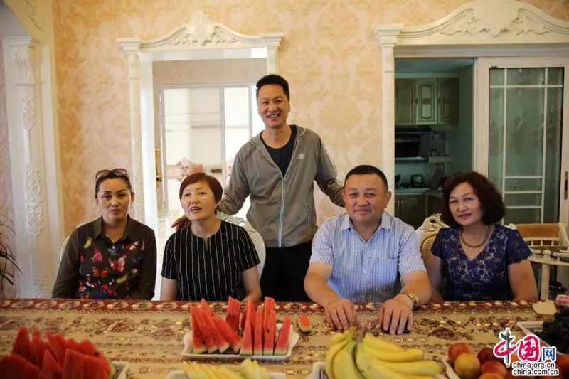 【记者的*疆新**日记】塔城印象：一棵橡树满城风情