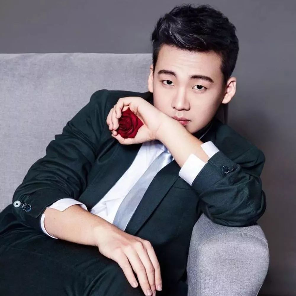 张若昀唐艺昕伴郎刘昊然,唐艺昕张若昀刘昊然当伴郎