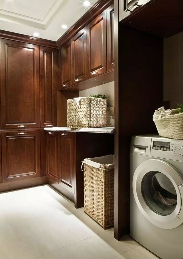 房间太小洗衣机不知放在哪里,房子里的洗衣机在哪里放着