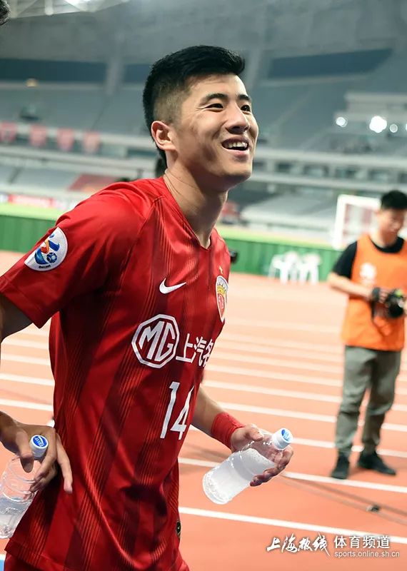 上海上港前锋李圣龙,上海上港足球队员李圣龙哪里人