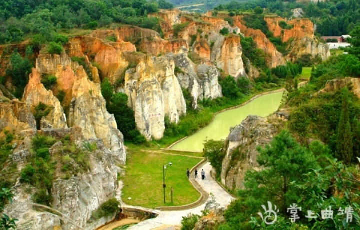 带您走进陆良彩色沙林风景,陆良彩色沙林风景区今年人多不多
