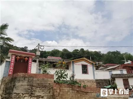 团结乡核桃箐五彩稻田,五彩田园捉鱼