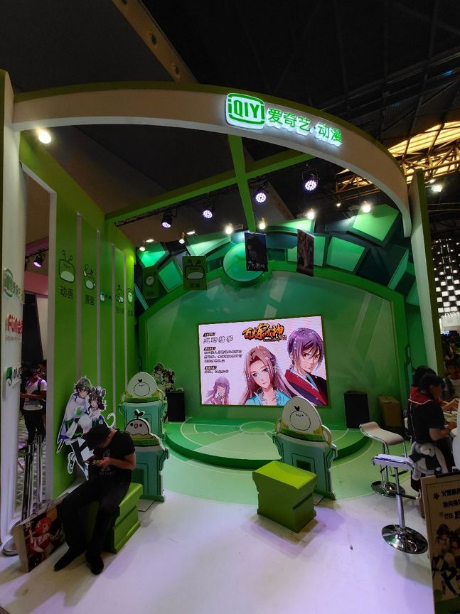 小编今天逛了一下动漫展，然后觉得自己老了……