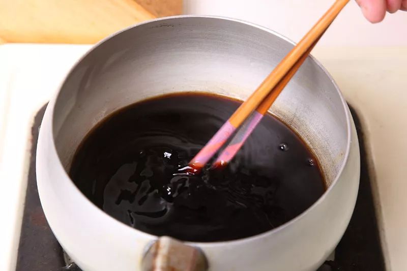 卤蛋怎么做好吃又简单不加酒,卤蛋怎么做不会变色不变小