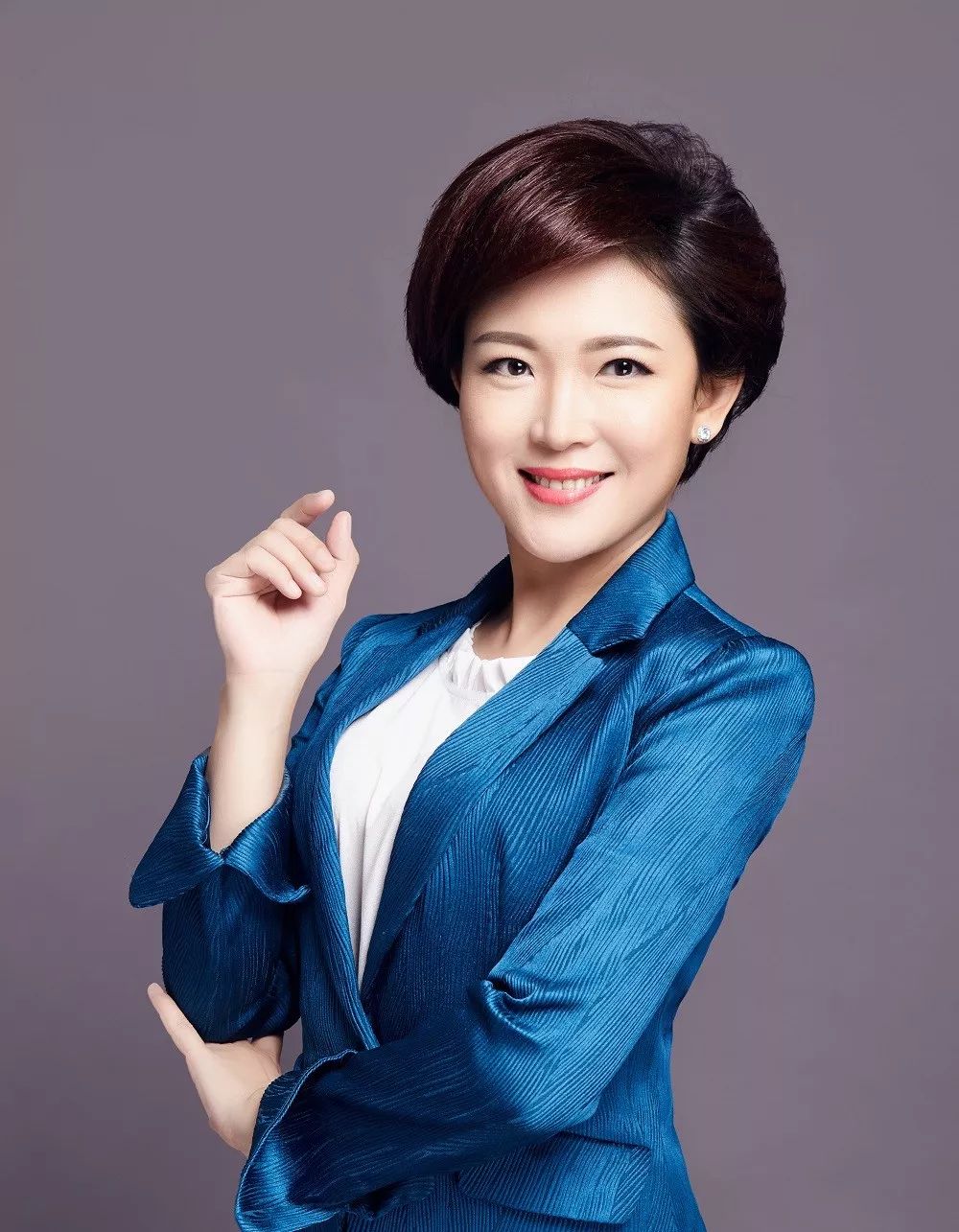 「百行百业百人诵百条宪法｜第一百三十九条」从事法务工作的她