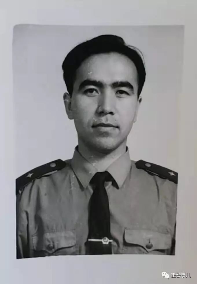 维吾尔族大叔：我在北京当警察！