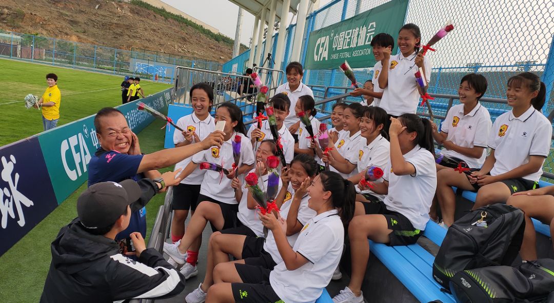 我们是冠军英文女版,我们是冠军中国女足图片