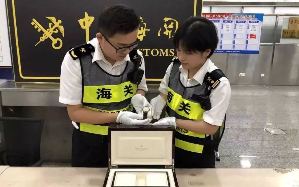 海关行李箱内查获巨款如何处理,行李箱里放现金过海关被查