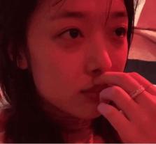 又是激凸又是露底，“蜜桃肌”的盛世美颜也有翻车时