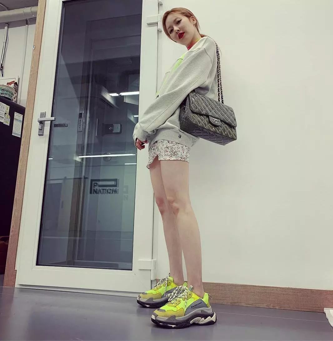 金泫雅的红卡点,金泫雅年卡