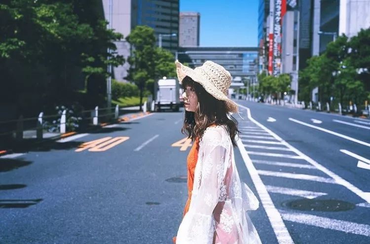 这样拍背影真的太好看了,怎样拍侧脸好看霸气