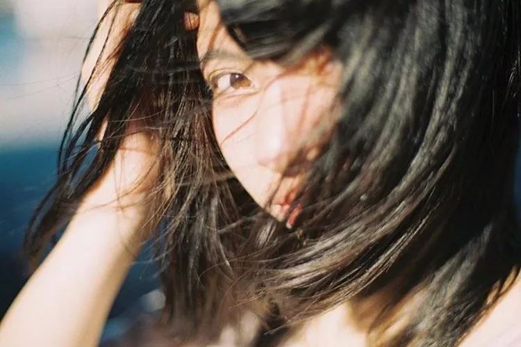 这样拍背影真的太好看了,怎样拍侧脸好看霸气