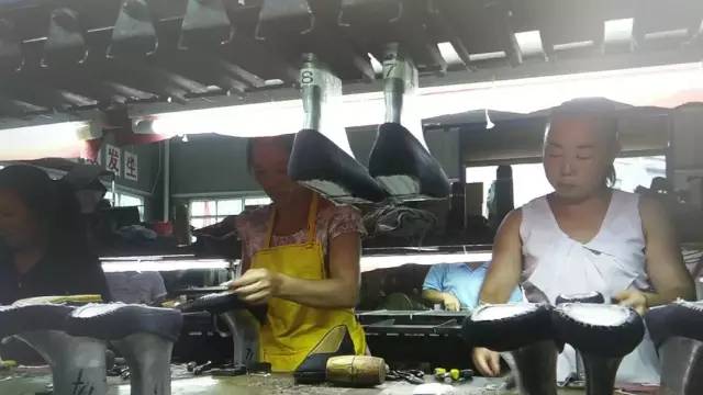 扶贫车间助脱贫,扶贫车间脱贫攻坚宣传片