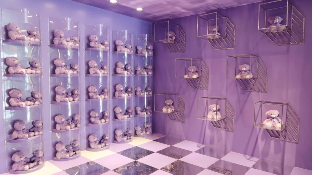 这家商场变酱紫了？风靡全球的薰衣草小熊来袭，带来高颜值打卡空间