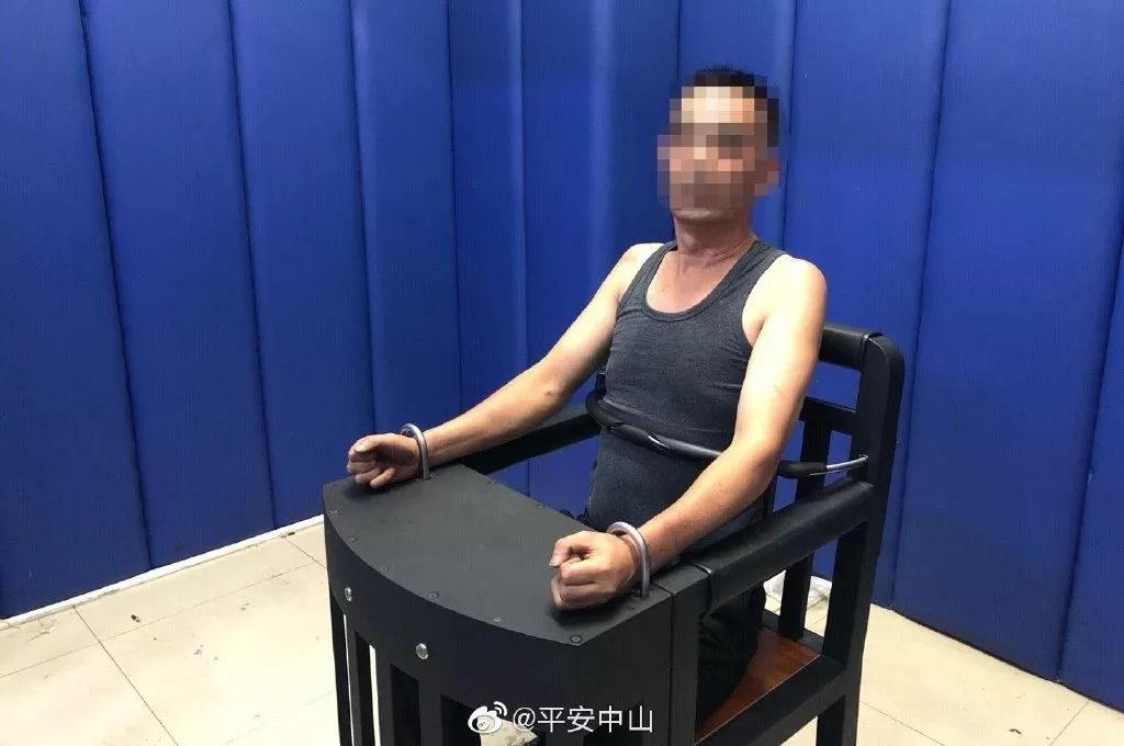 精神病人持刀伤人应负什么责,最新精神病人伤人案件