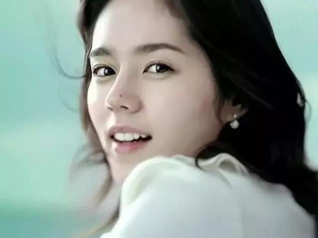 全智贤的痣在哪边,全智贤鼻头的痣好不好