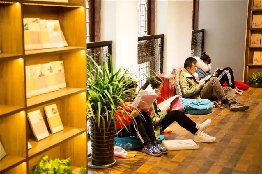 七夕相约跑步,七夕为爱荧光夜跑