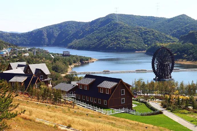 旅行春色棠梨湖公园,旅行大连棠梨湖公园秋叶风景