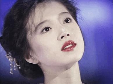 在新人选秀节目里，我看到了一位复古歌姬