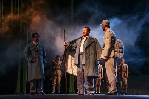 舞台演出怎么拍摄人像,舞台演出怎么拍照好看