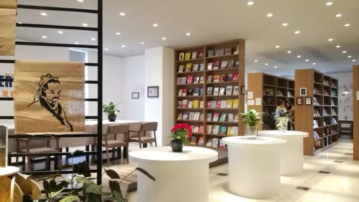 都上央视了！大学校园书店怎么突然这么火？