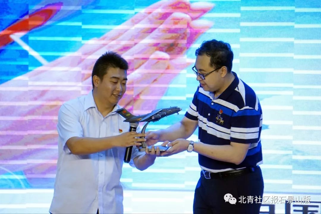 看小朋友玩大颗粒乐高积木,看小朋友玩大颗粒拼装