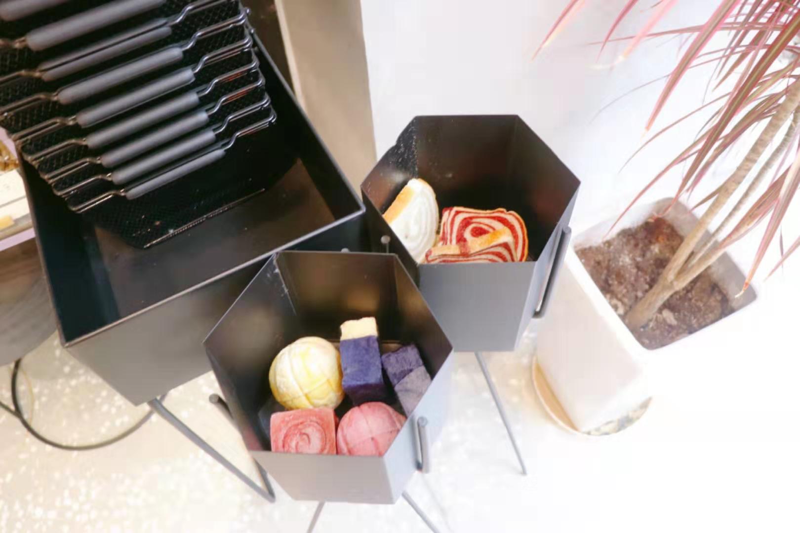 不能错过的一家网红面包店,网红彩虹拉丝面包