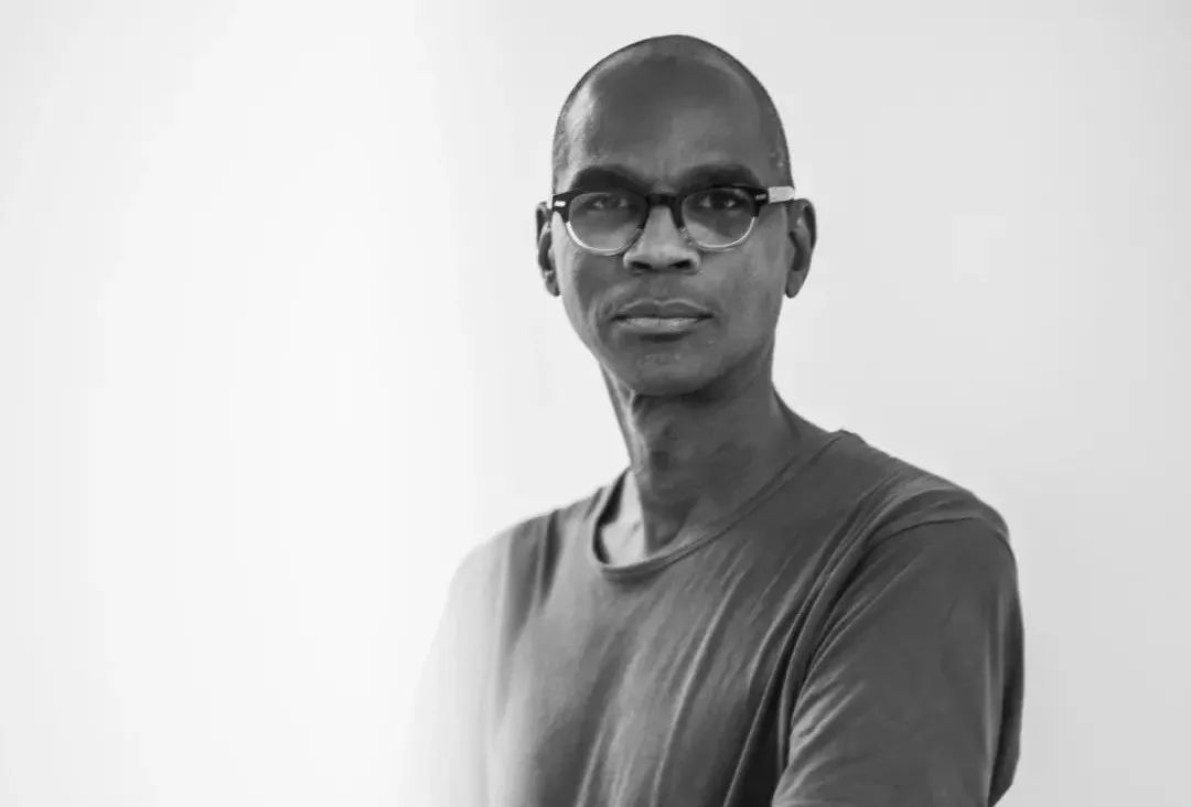 叛逆不羁的夜店咖，如何创造艺术市场奇迹？