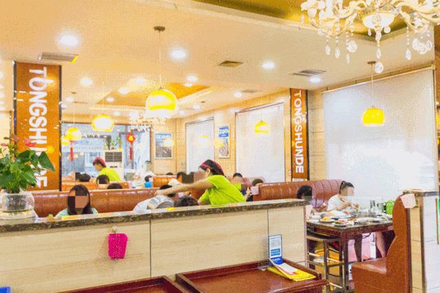 1元/只海白虾,2.8元/只鲍鱼,3.8元/只碳烤生蚝!啤酒喝一瓶还送一瓶!这家人气平价海鲜火锅老店让你嗨翻整个今夏