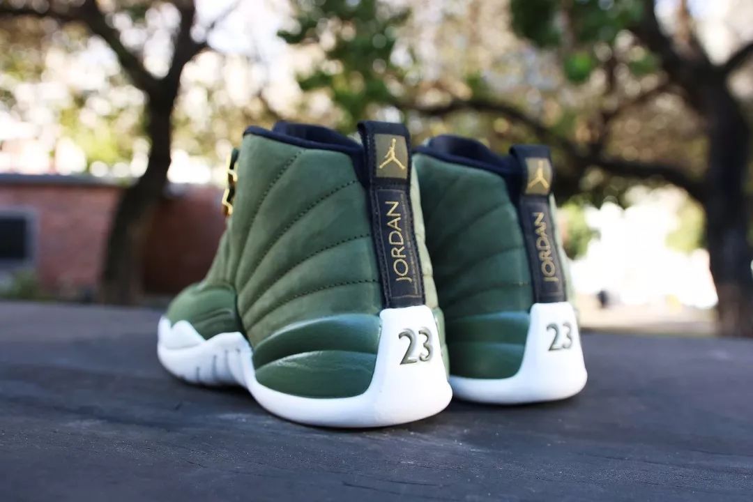 中国男篮拿2个金牌,世预赛中国男篮红白款上脚球鞋