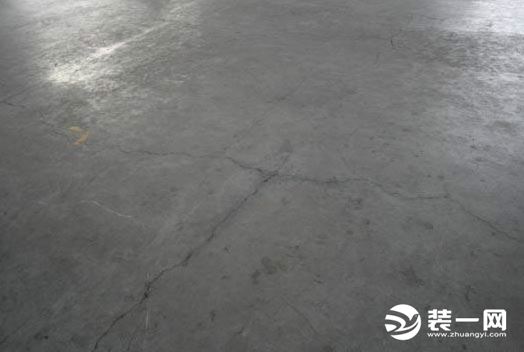 处理水泥地面裂缝的最佳方法,地面水泥裂缝开了拿什么修补