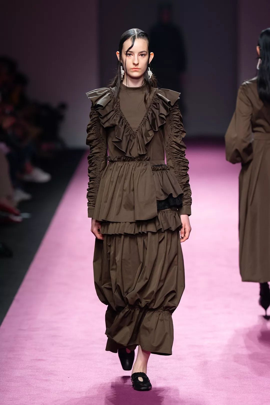 21年秋冬女装流行趋势,21年秋冬女装流行色