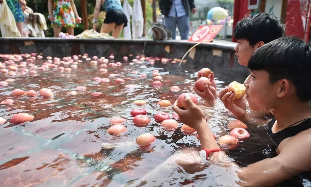 世界迷惑行为大赏解说,世界洗浴