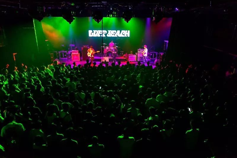 开壳・Roxy：独立音乐就是一颗等待开壳的蛋|IndieWorks厂牌观察