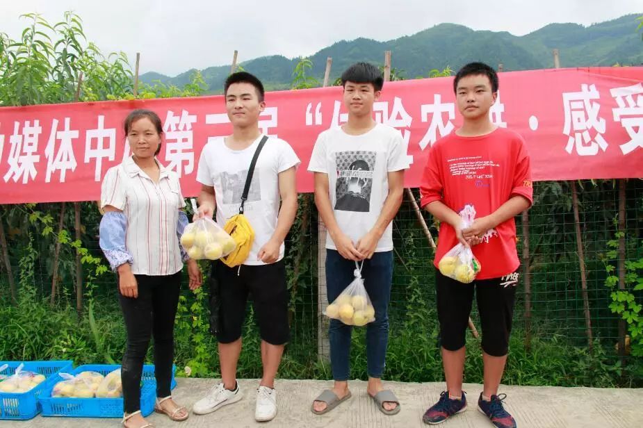 购购购！今天这里超热闹