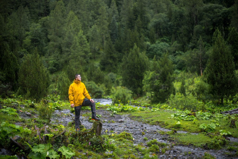 性价比高的防水超薄冲锋衣评测,狼爪防风防水冲锋衣