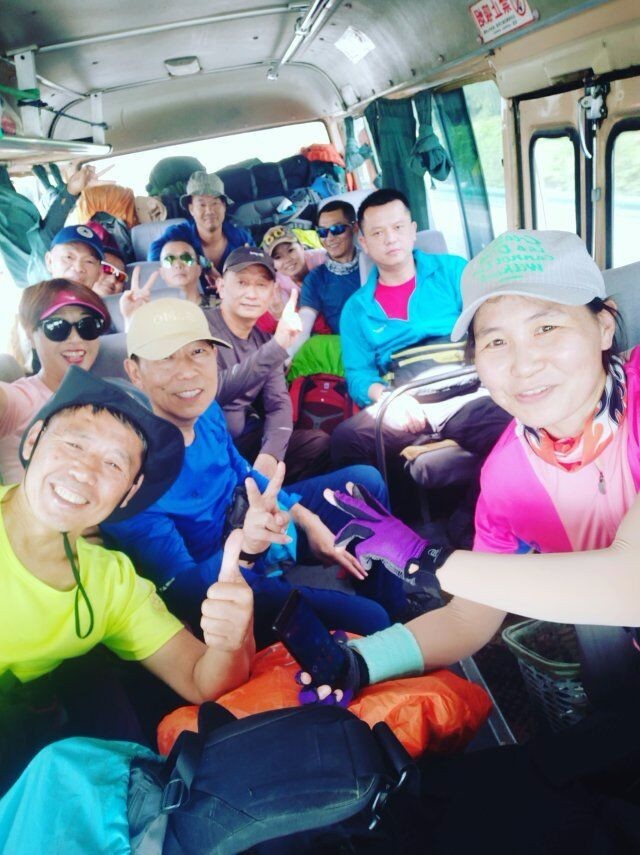 雪峰冰川雪莲草甸十分的激动八分憾——2019年7月环博格达纪实