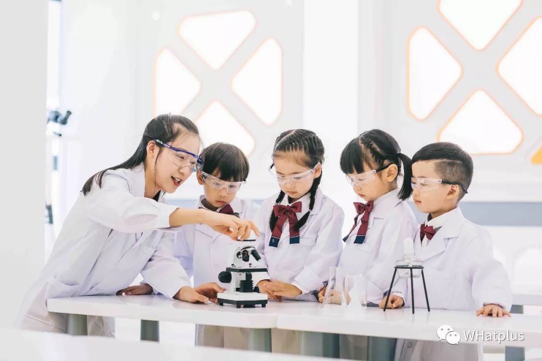 潜入武汉4000平魔幻幼儿园，解锁“贵族”小孩的一天