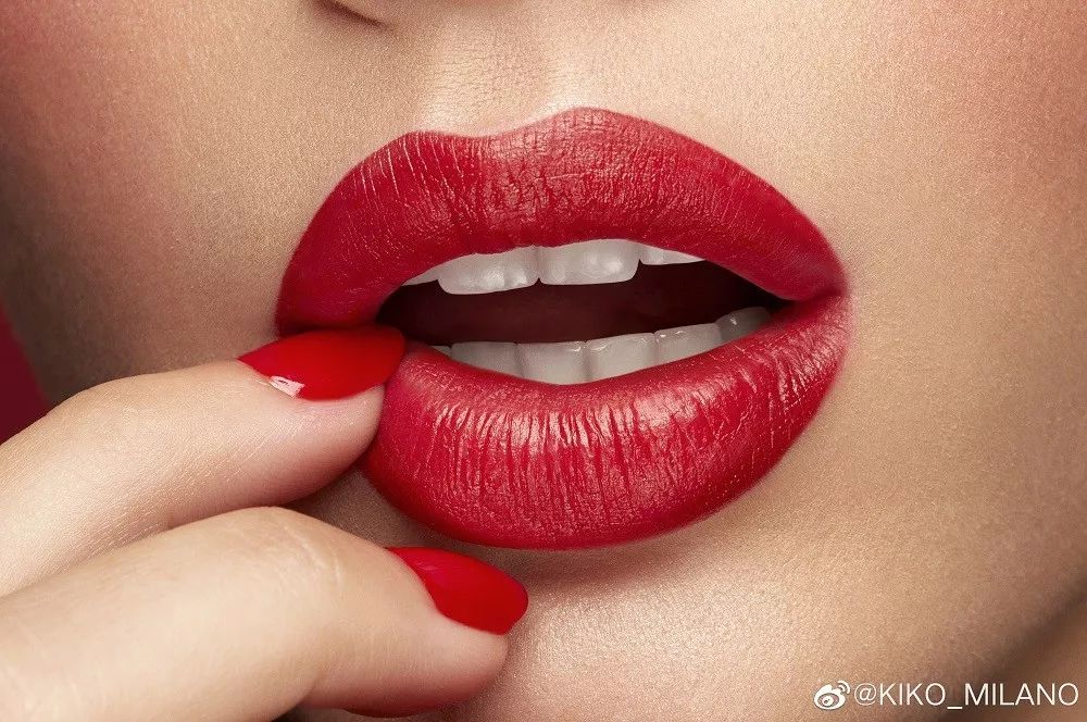 这些美妆潮品你最想拿走哪一个,这些网红化妆品还能用吗