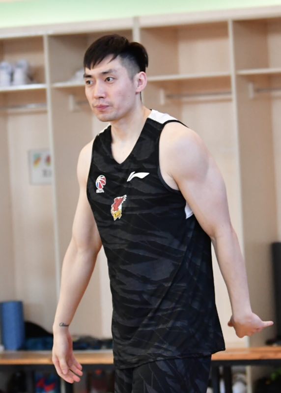 国信双星男篮官宣赵泰隆加盟球队，签下前魔术后卫格兰特正物色“第三外援”