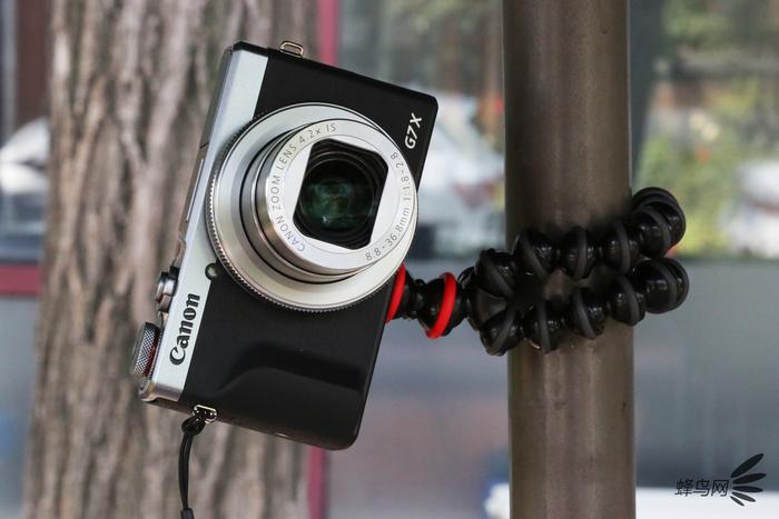 轻便便携式三脚架推荐,轻便可折叠三脚架