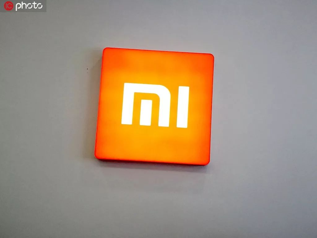 小米回应*力暴**裁员；报告称安卓手机贬值速度是iPhone两倍；AntDesign4.0.1发布｜极客头条