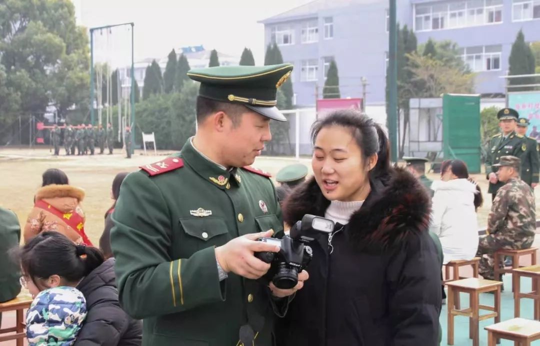 军人爱情故事,七夕军人情侣