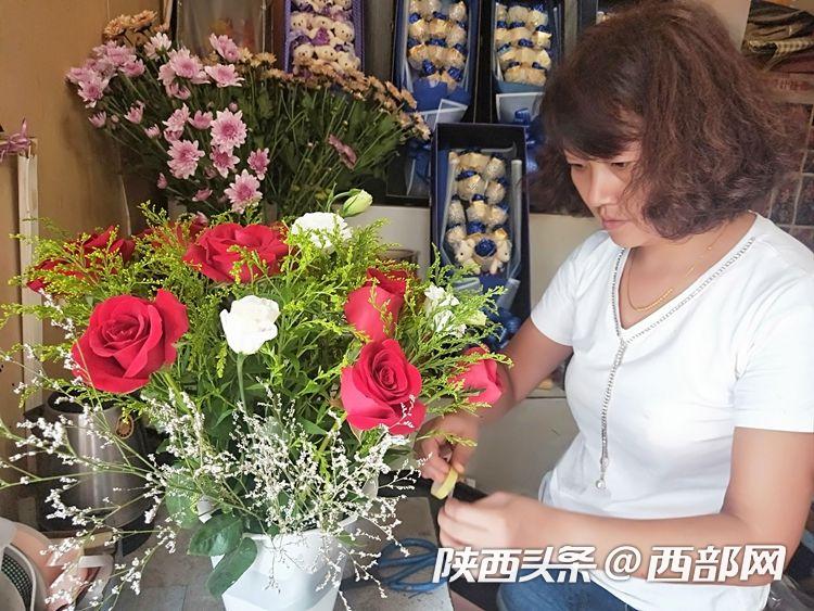 西安玫瑰花99朵多少钱,西安七夕玫瑰花批发直播
