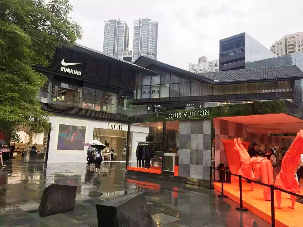 郑州二七广场对比成都,西安郑州同为新一线城市