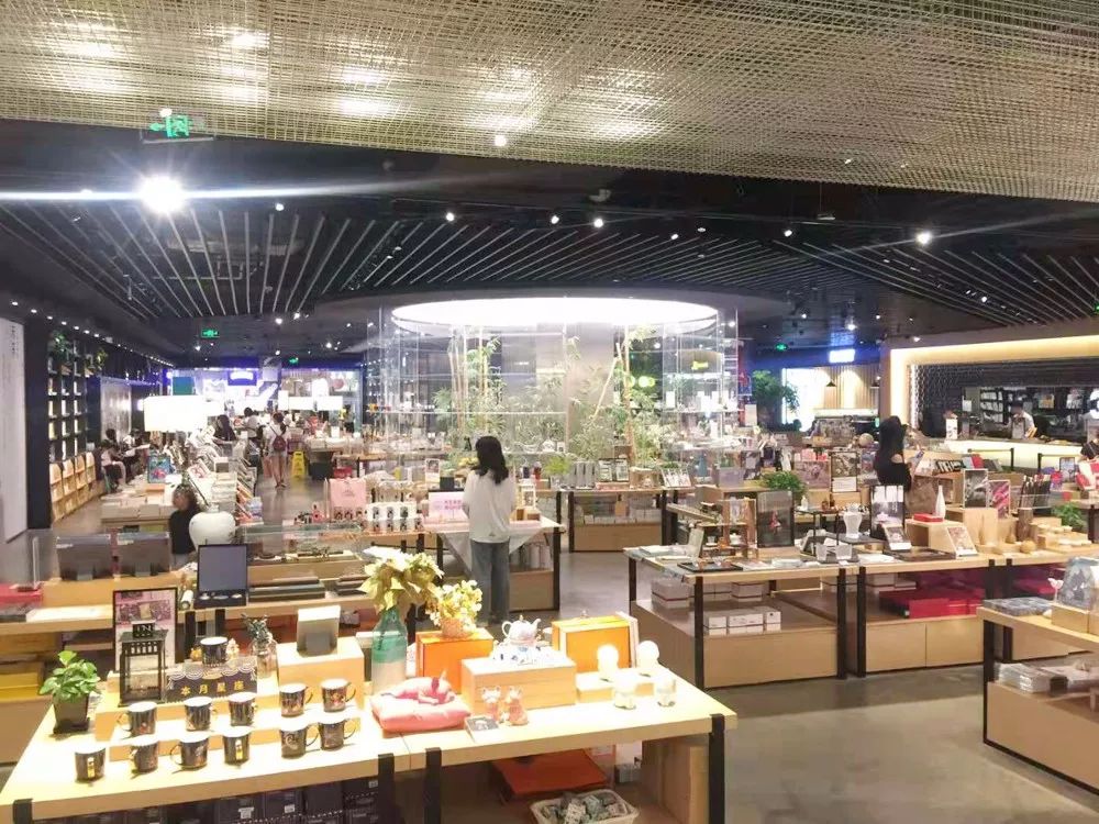 郑州二七广场对比成都,西安郑州同为新一线城市