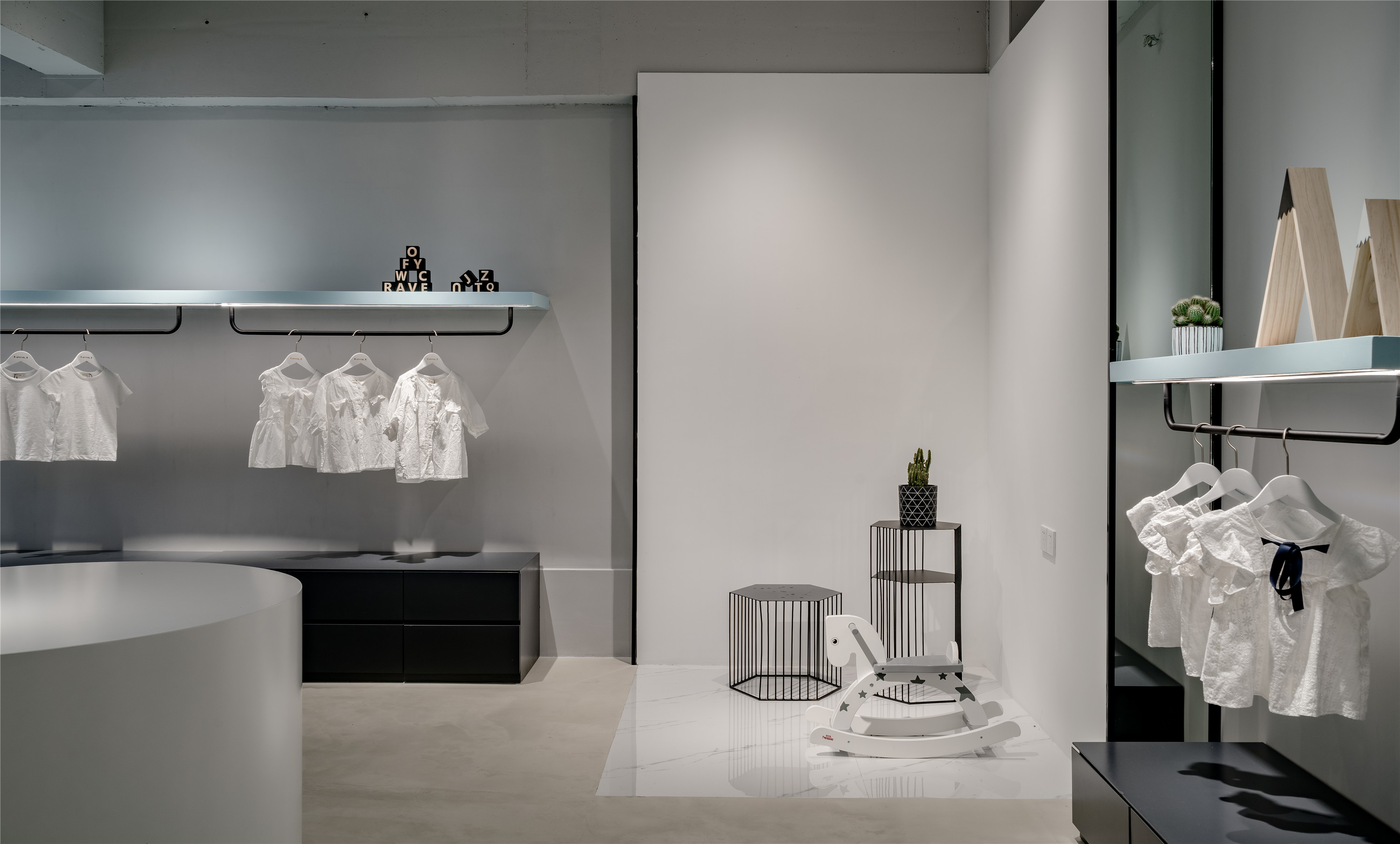 叁研社设计丨Ravent.T沉浸式女装体验店