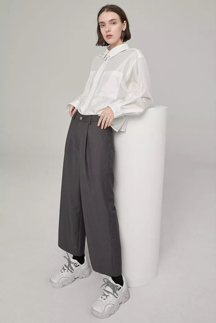 所谓的高级感就是越简单越高级,极简的高级感是极致的