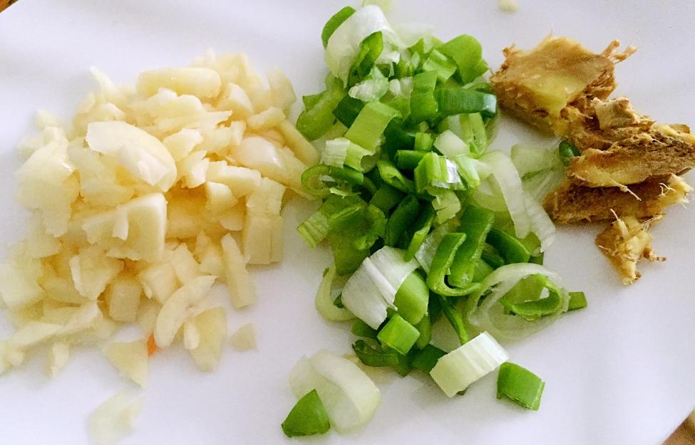 一家三口吃鸡蛋有什么危害,一家三口吃鸡蛋被送医院抢救