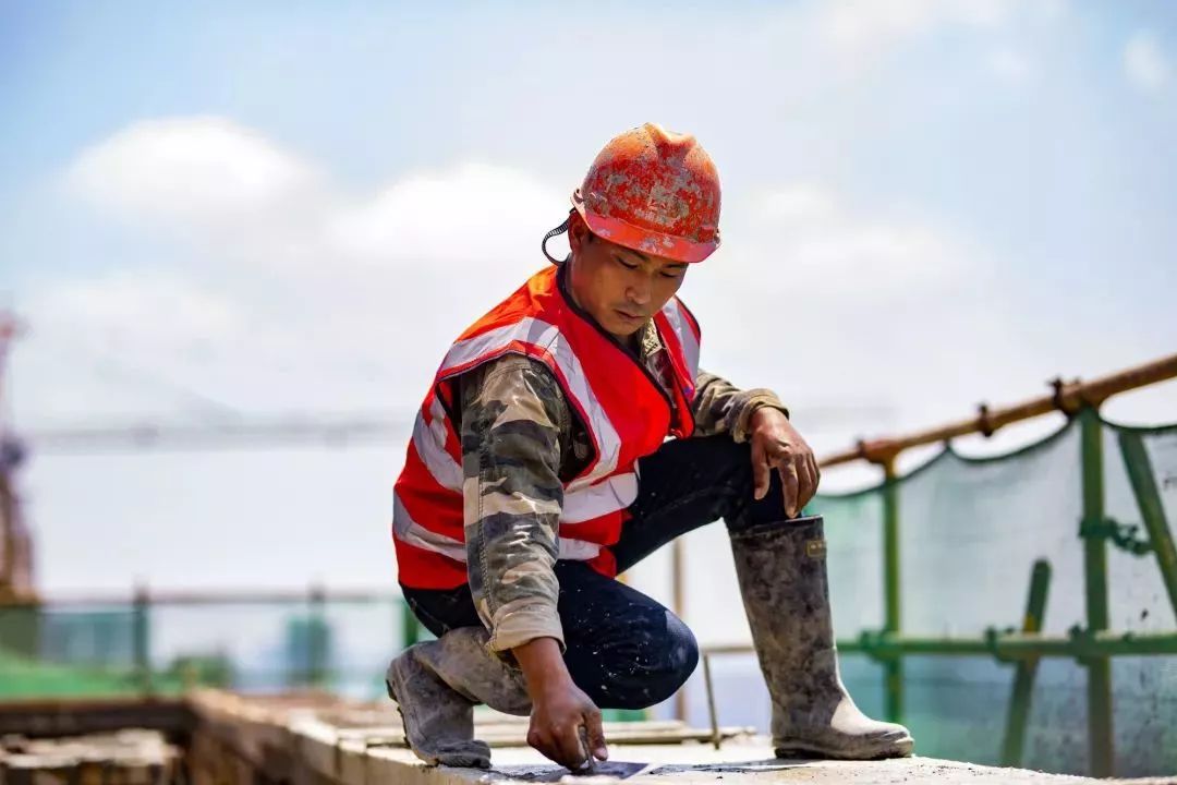 十二时辰工地,建筑工人的十二时辰